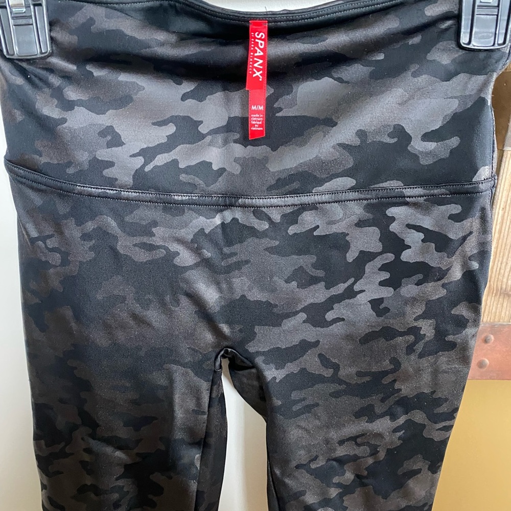 Spanx camouflage leggings